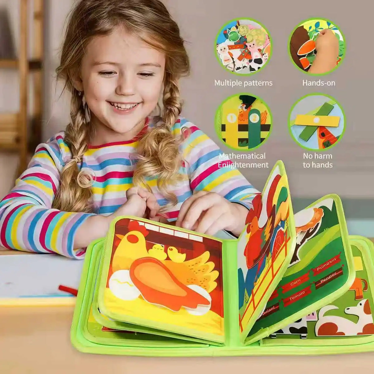 Barn leker med aktivitetsboken